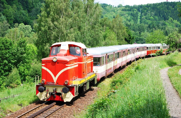 Na HAPPY WEEKEND do Harrachova historickým vlakem zdarma
